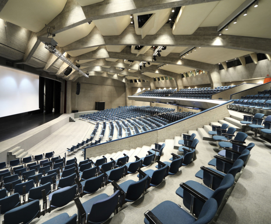 interior of a conference hall http://i705.photobucket.com/albums/ww51/piovesempre/banner_architecture2.jpg